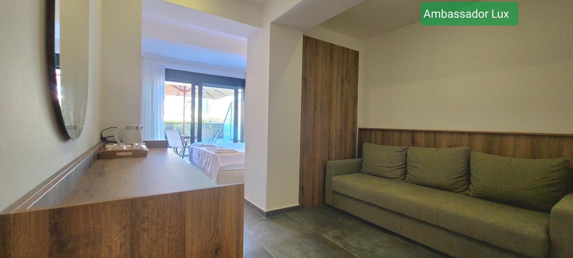 Ambassador & Ambassador Lux Apartments Ulcinj Exterior photo