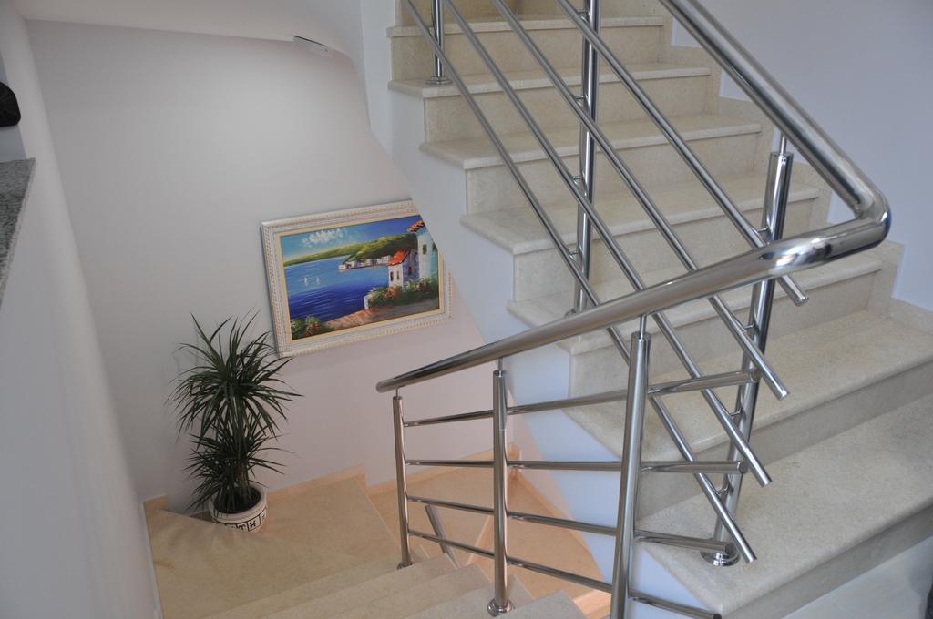 Ambassador & Ambassador Lux Apartments Ulcinj Exterior photo